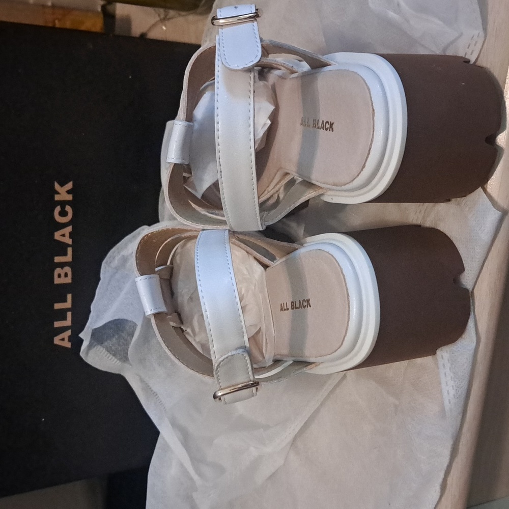 NWT GLADIATOR - Picture 3 of 8